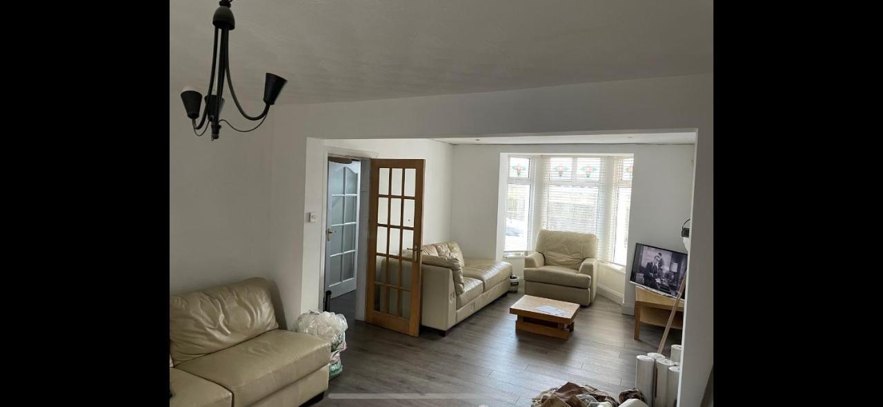 فيلا Enfield Street House Behind Portstewart Promenade With Partial Sea View From Front 3 Bed Sleeps 7 المظهر الخارجي الصورة