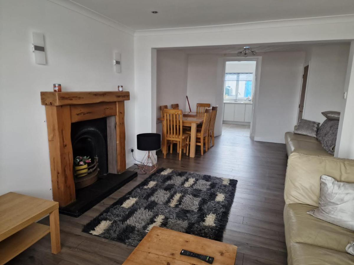 فيلا Enfield Street House Behind Portstewart Promenade With Partial Sea View From Front 3 Bed Sleeps 7 المظهر الخارجي الصورة